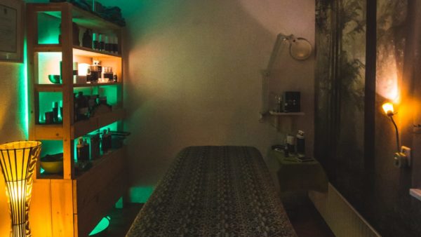 Yoga unwinding massage